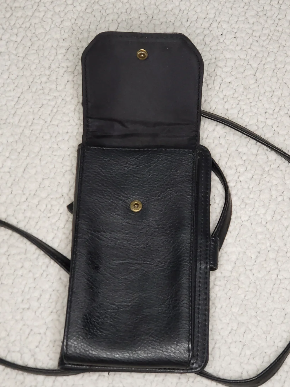 TIME & TRU Black Crossbody Phone Wallet with Strap | Small